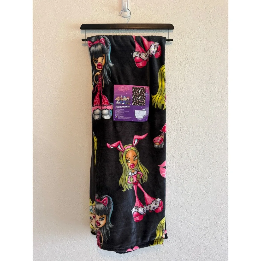 Bratz Soft Plush Throw Blanket Black Pink Character Print 50x70 Fleece MGA NWT
